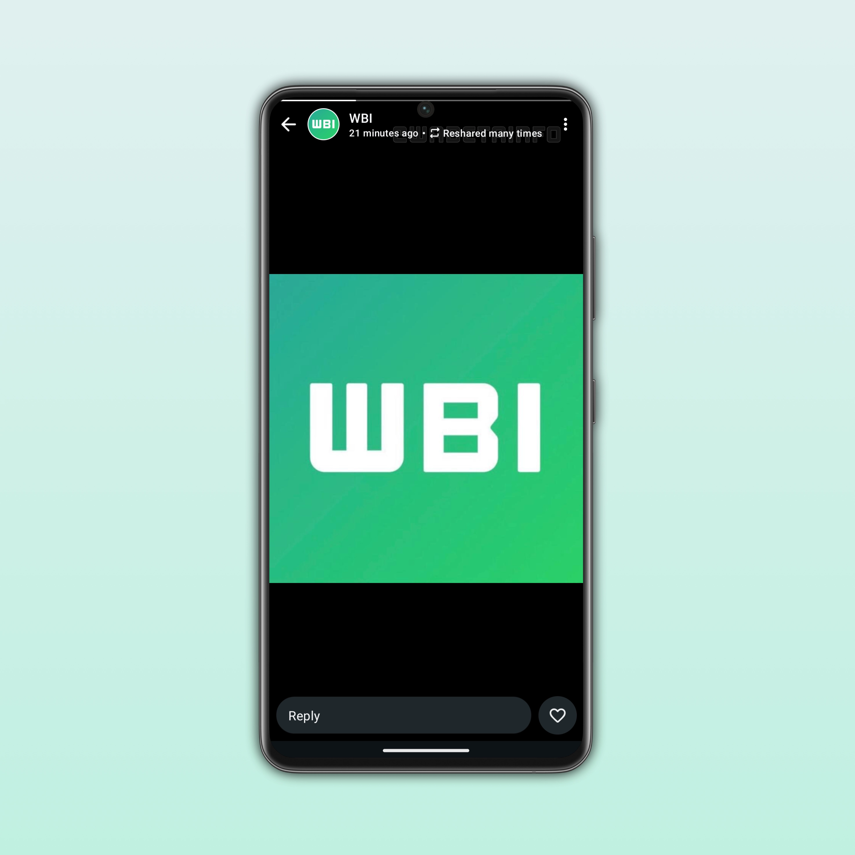 The image shows how reshared status updates appear on WhatsApp beta for Android