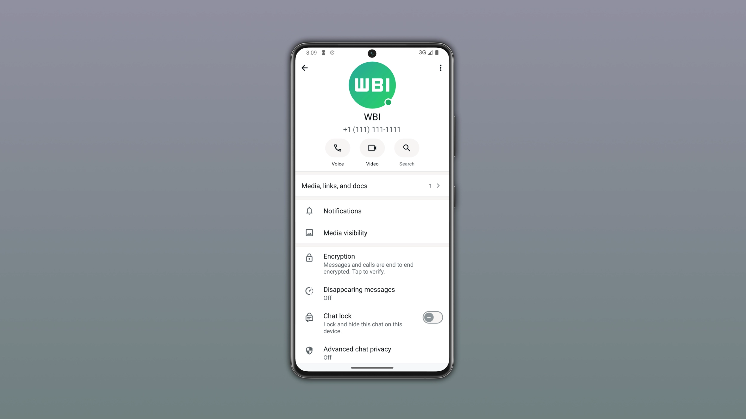 The image shows the green dot when a contact is online on WhatsApp beta for Android
