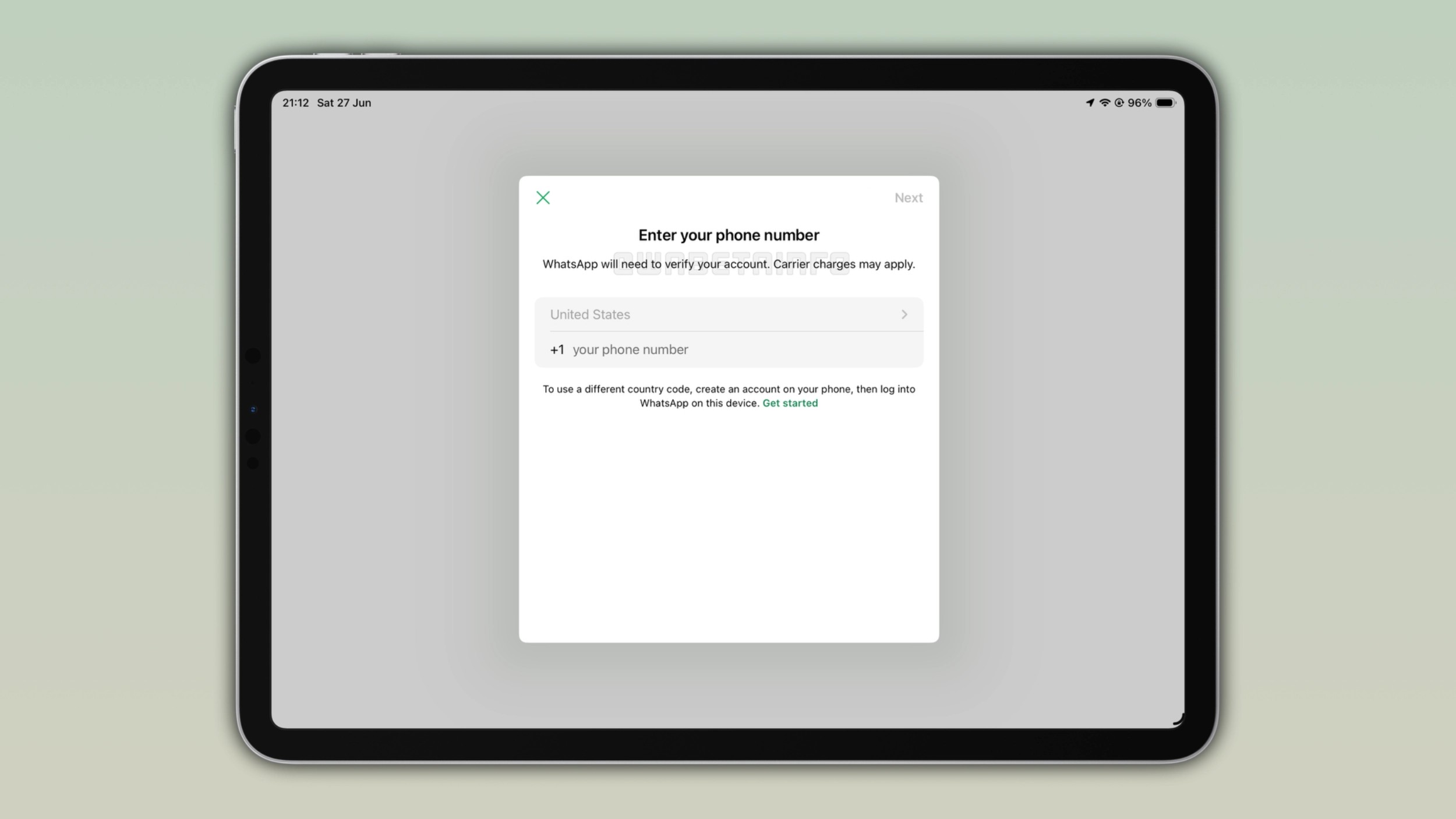The image shows WhatsApp for iPad with the option to set it up as a primary device